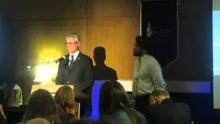 Cal Excellence in Service Celebration: Jefferson Coombs '89 Awards Duc Bieu Pham '02