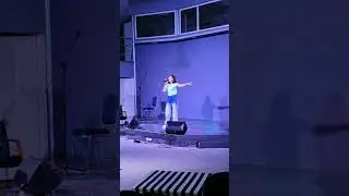 Впервые спела свою песню Запуталась на публике