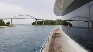 Просто проход под мост.