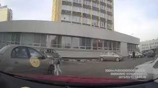 Девушка с большими булками