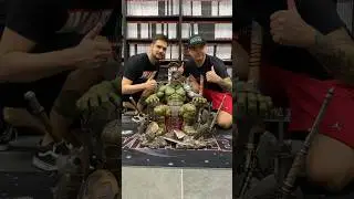 Hulk on Throne by Queen Studios 