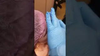 Пирсинг крыла носа и украшение. Студия профессионального пирсинга Эво.