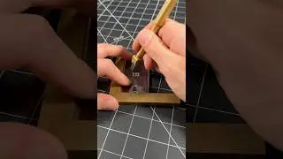 Marking stitching holes #leathertok #leather #edc #leatherasmr #leathergoods #leatherwork #sinabroks