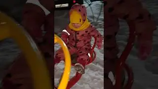 Малышка и каруселька😊💖❄️ 