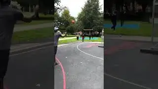 Леон Эдвардс почти с тридцати метров с ноги забил мяч в кольцо 🏀 | 