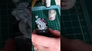 Painting 15mm troll 
