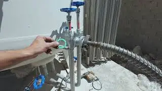 Liquid nitrogen storage tank