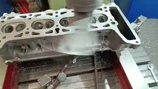 Cylinder head/block plane milling with a high-speed fly cutter and a 2E78 universal spindle borin...