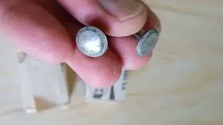 Две пачки гвозди мебельные
