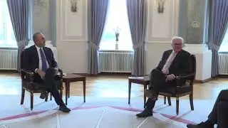 İşte Almanya Cumhurbaşkan'nın Mevlüt Çavuşoğlu'na ilk kelimesi