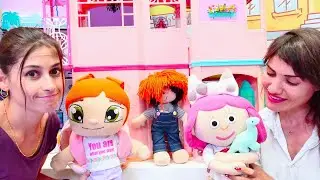 Lili, okuldan eve oyuncak getiriyor! Ayşe ile bebek bakma oyunları