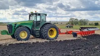 Putting the new Kuhn Multi-leader XT plow into operation. Is it really that good? A tractor drive...