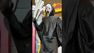 Deluxe Ghostface (Scream) In-Store Demo - Spirit Halloween 2024