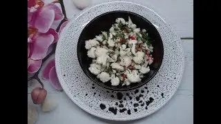 Салат из цветной капусты и крабовых палочек!Вкусно,полезно и быстро!