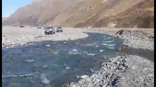 R51 Pathfinder offroad Macauley Hut river crossing