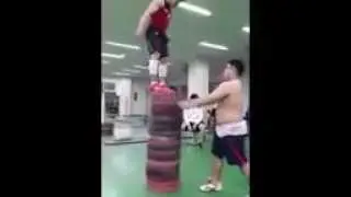 Прикольное видео. А вам слабо повторить? Смотреть всем!!!