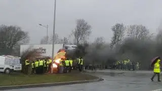 żółte kamizelki