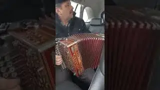 Гармонь мастера Мякушева. Играет Виктор Чернов.