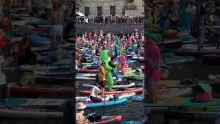 Thousands of stand up paddle boaters