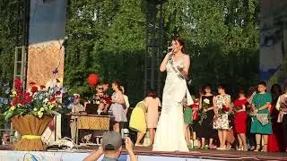 Выпускной-2019 в Солигорске. Трогательная песня о школе