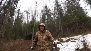 Ему один