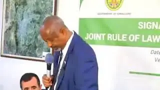 Maxamed kaahin iyo afka english maxaa kala haysta ?