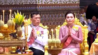蘇提達禮儀滿分，經過泰王身邊時主動彎腰