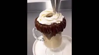 Как красиво подать мороженое с шоколадом!