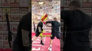(SNAP) the punches back to the chin while boxing