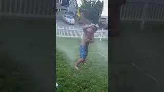 American guy tries outdoor hose shower 😂 #boston #hosehimdown #gardenhose