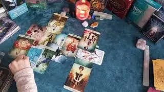 Taurus Feminine Tarot Reading between two energies