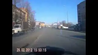 Фура зафутболила джипчик на встречку