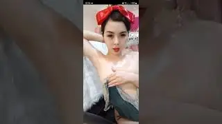 gái Thái show hàng