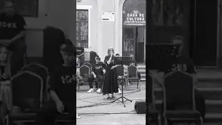 Te-am văzut murind pe cruce,Între doi tâlhari, Isus,Tu imi dăruiai iubirea,Însă nu Te-am cunoscut