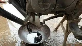 How to change engine oil in any bike with 4 simple steps /cb twister/2k19