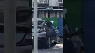 Из-за припаркованных машин сотрудники МП «Тазалык» не смогли подъехать к мусорным бакам