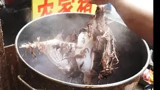 Strange Chinese street market killing chicken live