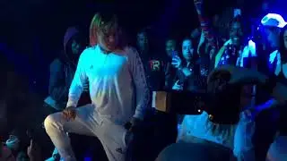 6ix9ine  clows thirsty female fan twerking