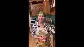 Зөлфия Шакирова чия пирогы пешерергә өйрәтә.