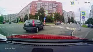 Дама за рулём Е427ОХ178