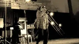 SUS THE NEWCOMER/YA BOI BIZ - SHE'S FEELIN ME PERFORMANCE 5-28-2011
