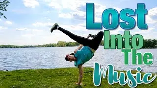 get lost into the music