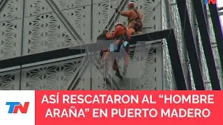 Así fue el momento en el que los bomberos atraparon al influencer que estaba trepando un edificio