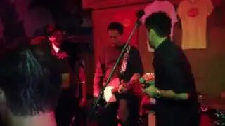 RED ELVISES