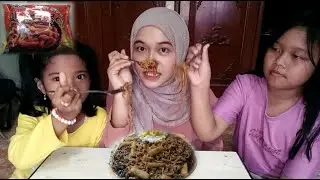 Mukbang Spicy Rapokki Mujigae with BarBar and Friend!