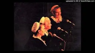 Les Soeurs Goadec - En Garnison (Plinn)