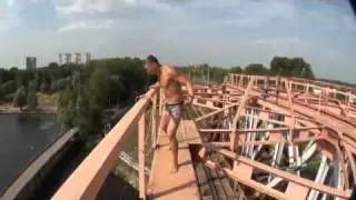 Прыжки с моста. Crazy bridge jump