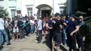 Сход Казаков в Краснодаре возле Октябрьского суда 05.09.2016