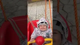 Качели - очень нужная вещь