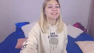 Beautiful Teen Vape Babe